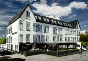VoorkanHotelChariot